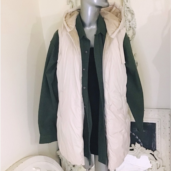 Bernardo Love Tan Puffer Hooded Vest NWOT - Picture 2 of 11